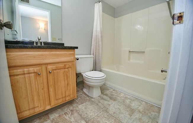 2 beds, 1 bath, 975 sqft, $1,425, Unit 804