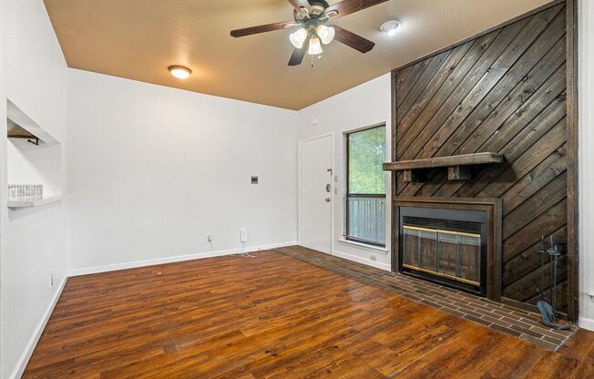 PARK PLACE - ACROSS FROM DKR STADIUM - 1BD / 1BA With Study - WOOD FLOORS - W/D - $1200