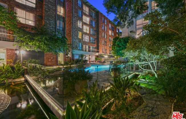 2 beds, 1 bath, 980 sqft, $3,700, Unit 539