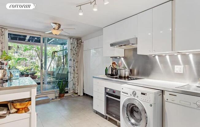 54 SIDNEY PL