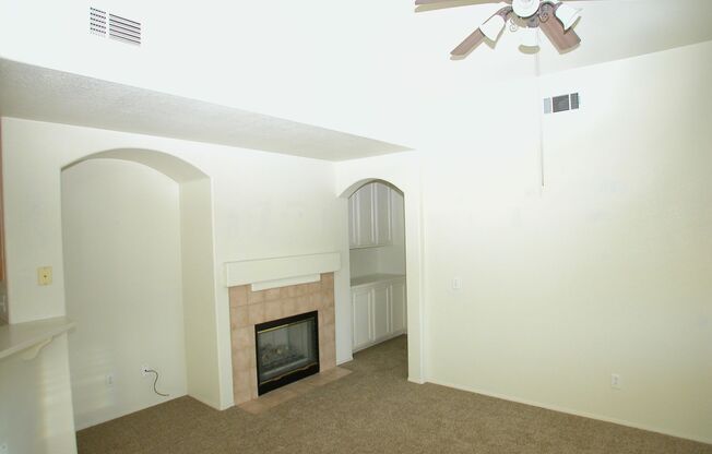 WOW! 2 bedroom, 2 bath Townhome in Capri!