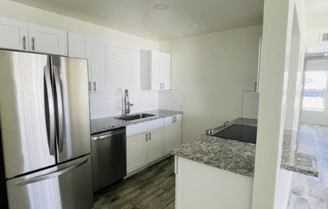 READY TO VIEW NOW! FIRST & LAST MONTH RENT FREE! Upgraded 2 Bed, 1 Bath Condo in Downtown Phoenix