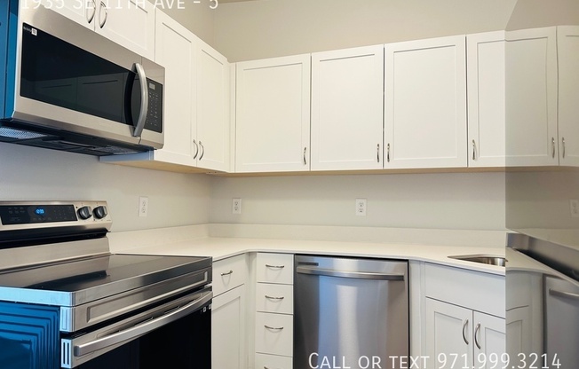 1935 SE 11 AVE