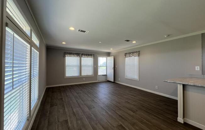 1296 COUNTRY LN