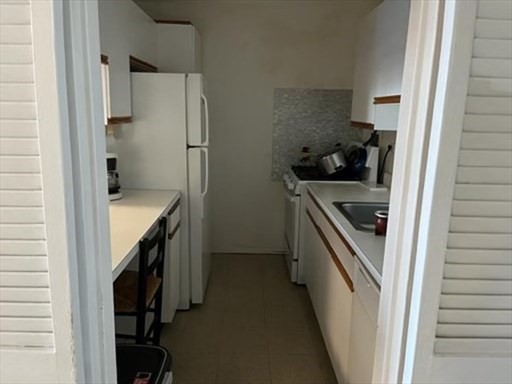 1 bed, 1 bath, 1,000 sqft, $3,100, Unit 8