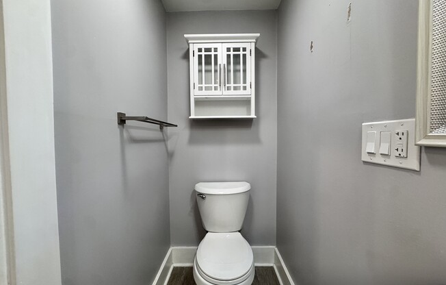 2 beds, 1 bath, 1,000 sqft, $3,300, Unit 3