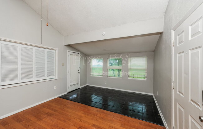 1 bed, 1 bath, 730 sqft, $845, Unit 1216