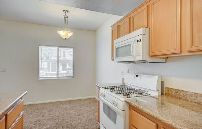 3 beds, 2 baths, $1,650, Unit # 136