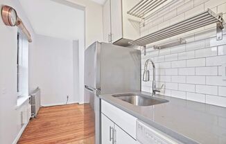 1 bed, 1 bath, $2,500, Unit 3