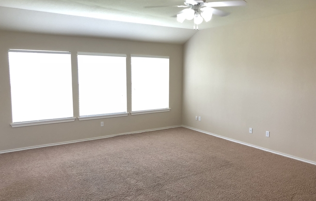 Beautiful home located in the desirable North Creek community in Leander!