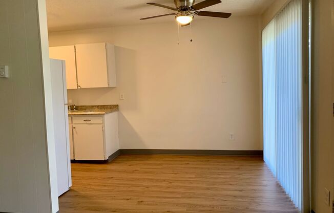 2 beds, 1 bath, 925 sqft, $1,600, Unit 16