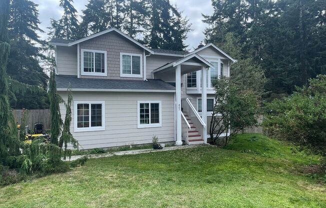 Beautiful Spacious Home in Coupeville! Built in 2010! Pets Negotiable! Now Offering $250 Move In Credit!!