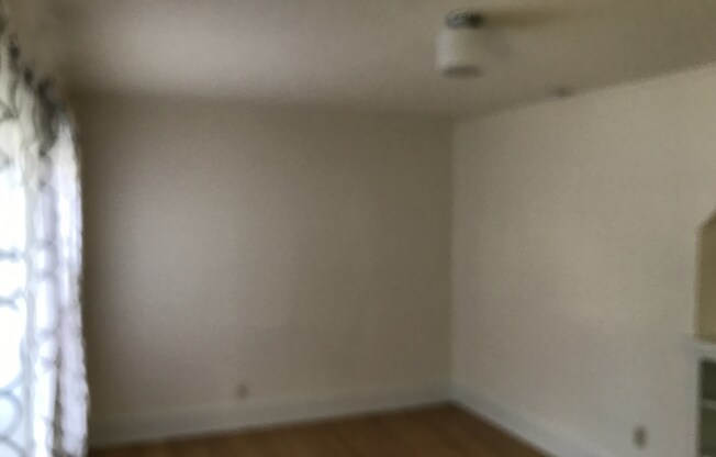 2 Bedroom Duplex Unit in S. Eugene