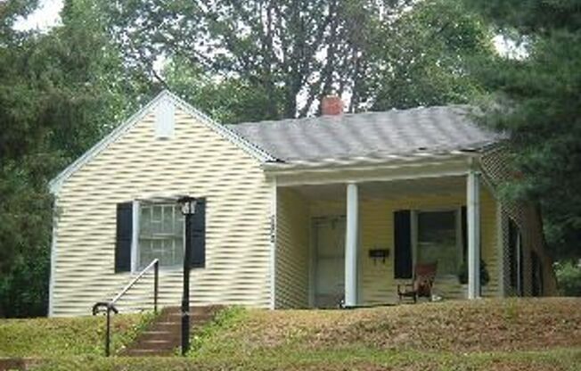 Cute One Level House with Eat-In Kitchen