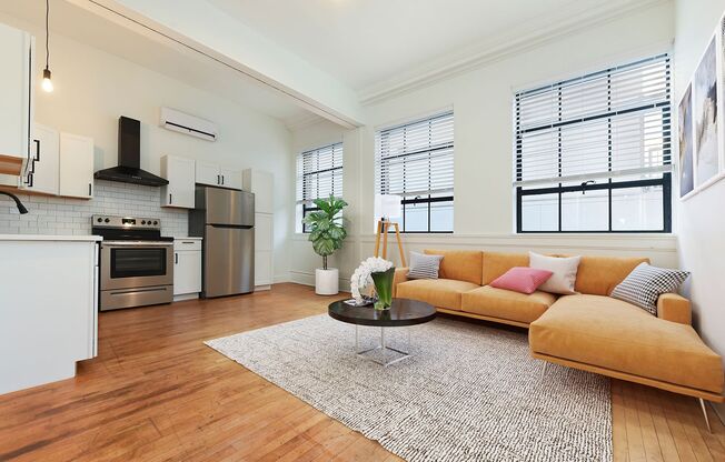 1 bed, 1 bath, 400 sqft, $1,250, Unit Bowtie High-211