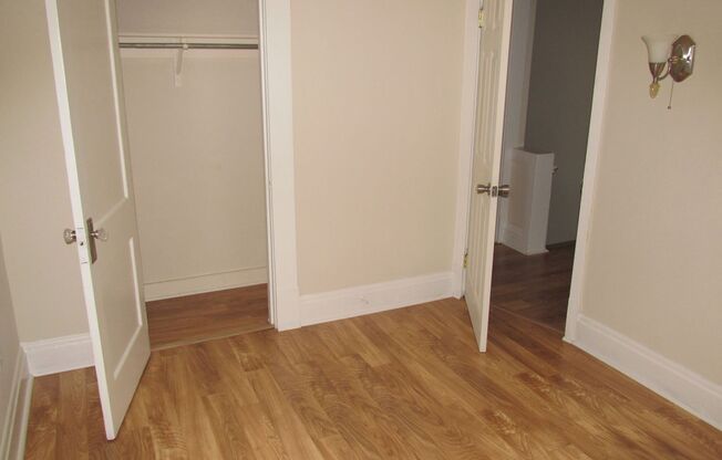 2 beds, 1 bath, 1,075 sqft, $1,200, Unit 403