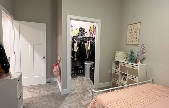 2 beds, 2 baths, 980 sqft, $1,450