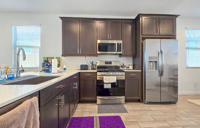 Clean and Cozy home in desirable area! Near 303 and Northern Pkwy!