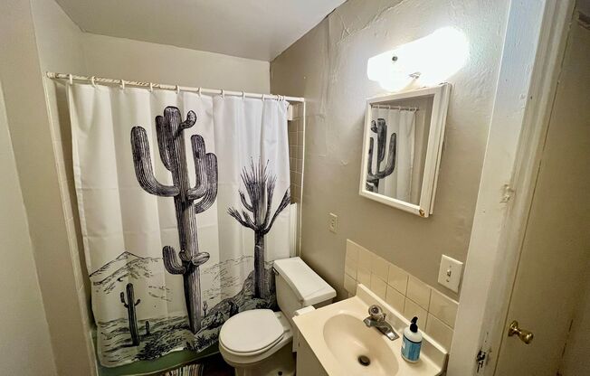 2 beds, 1.5 baths, $1,095, Unit 12