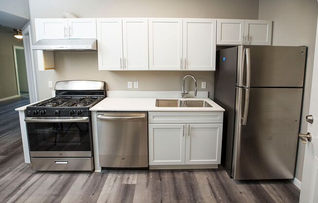 3 beds, 2 baths, $1,650, Unit 3/2