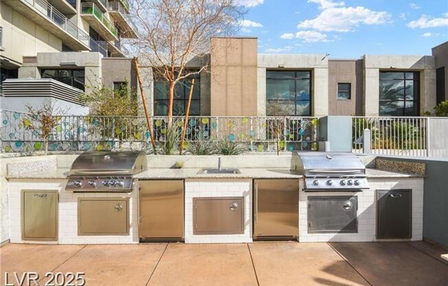 1 bed, 2 baths, $2,977, Unit Juhl Highrise