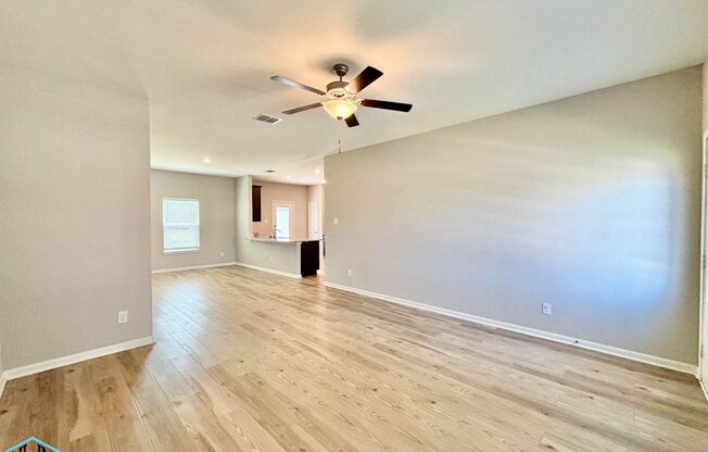 Welcome home to this 3bed/2.5bath GORGEOUS 2 story home, conveniently located in Converse near Randolph AFB.