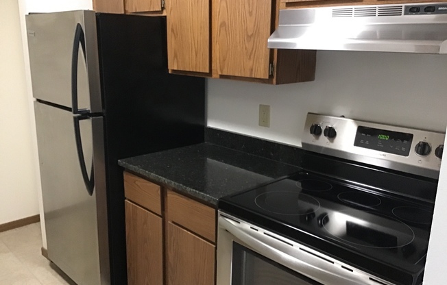 2 beds, 1 bath, 1,000 sqft, $1,650, Unit 7717CF