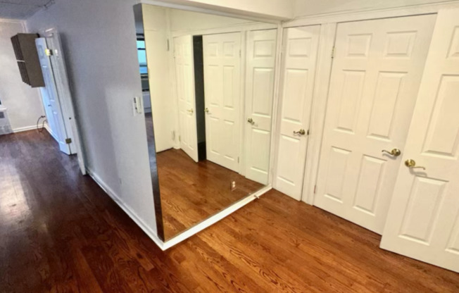 1 bed, 1 bath, $2,300, Unit 2D