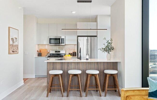 1134 W VAN BUREN
