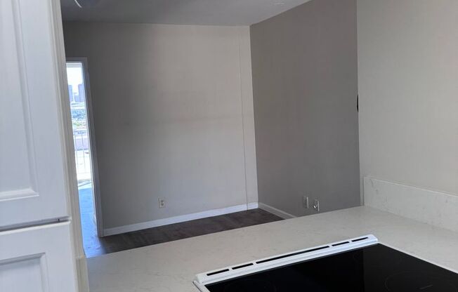 2 beds, 1 bath, $2,150