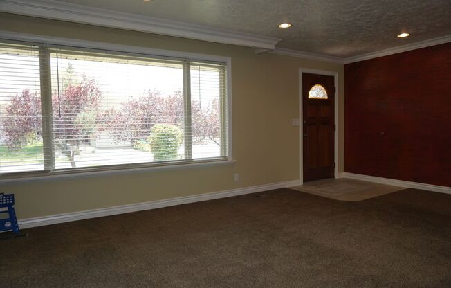 5 Bedroom Sandy Home