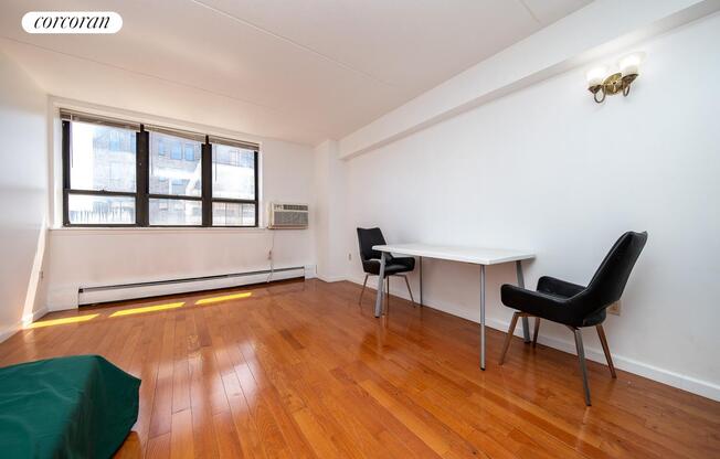 301 W 110 ST