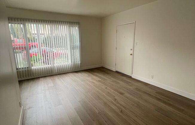 2 beds, 1 bath, $2,350, Unit 2