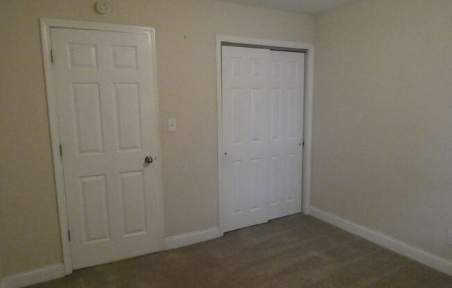 1 bed, 1 bath, $750, Unit Apt 6