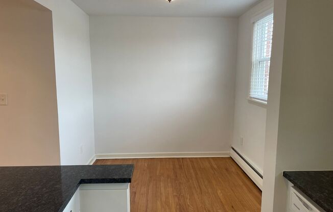 1 bed, 1 bath, 640 sqft, $1,650, Unit B2