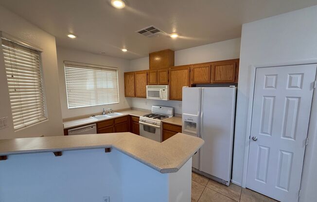 DESERT PINES GATED COMMUNITY!