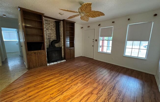 Unique 4 bedroom, 2 bath home with southwest vibe in South Austin!