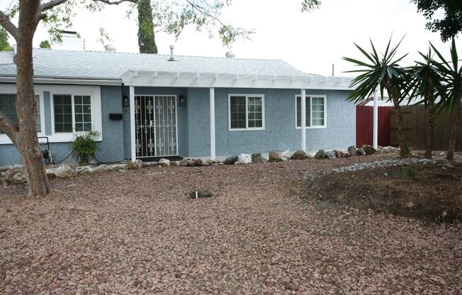 Single level newly remolded Large back yard