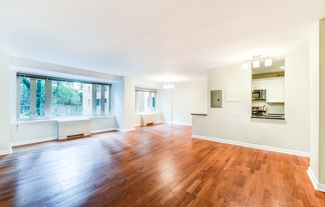 Spacious 2 Bedroom, 2 bath condo. Enjoy beautiful and breathtaking views of the Cathedral from the roof deck!  Utilities and parking included in rent!