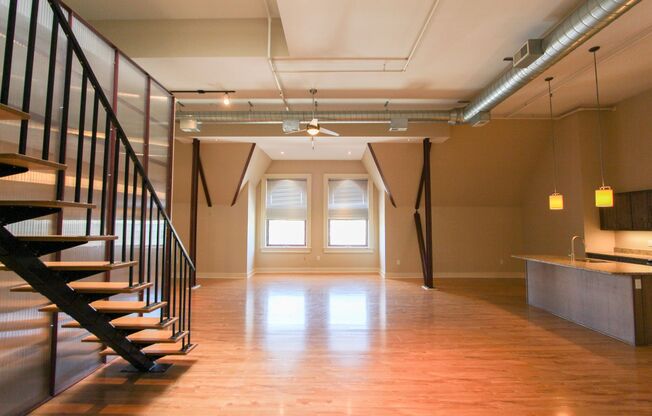 2 beds, 2.5 baths, 1,700 sqft, $1,950, Unit 410