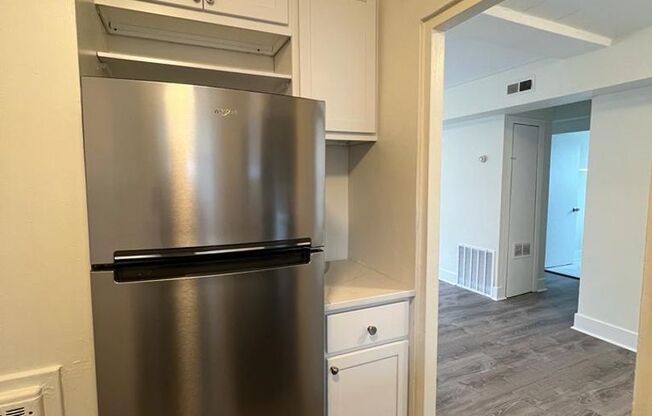 2 beds, 1 bath, $1,450, Unit 6023 - #3W