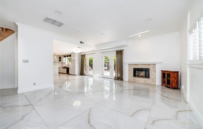 19314 W YOLIE LN