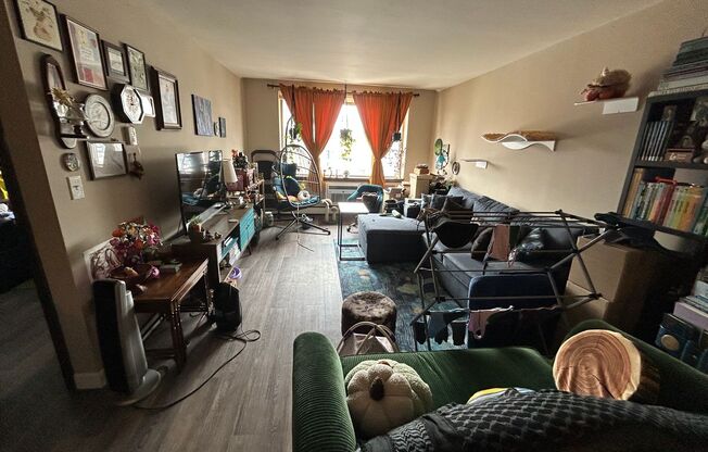 1 bed, 1 bath, $1,145, Unit 301