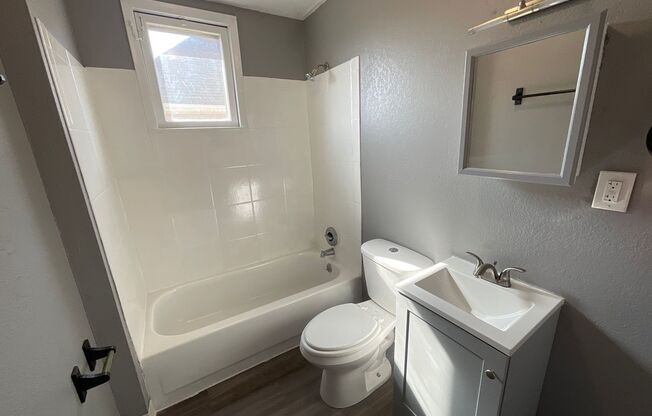 2 beds, 1 bath, $1,099, Unit 4416 Gamma Avenue Up