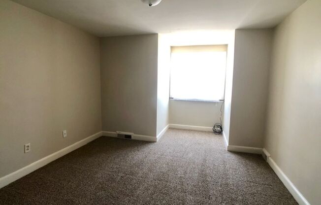 2 beds, 1 bath, $775, Unit 275