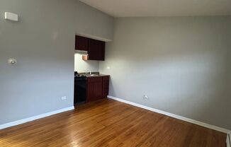 1 bed, 1 bath, 500 sqft, $990, Unit 4