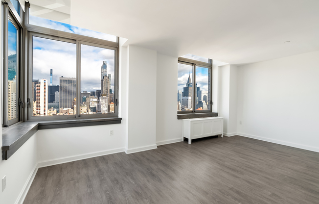 Studio, 1 bath, $4,000, Unit PHA