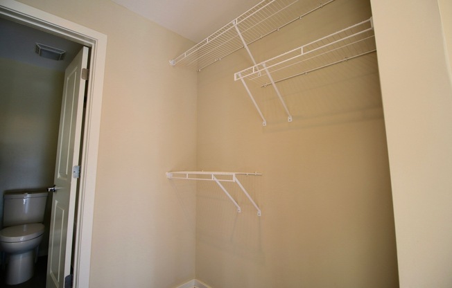 Studio, 1 bath, 412 sqft, $1,195, Unit APT 212