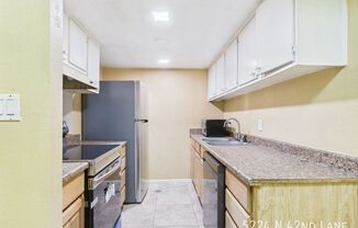 5224 N 42 LN