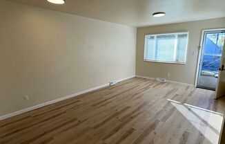 2 beds, 1 bath, $2,400, Unit Unit #2